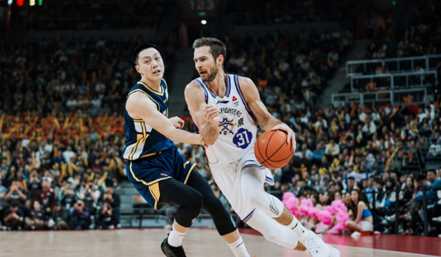 世界杯-CBA最新消息！北控男篮裁掉救火外援，琼斯或重返吉林男篮